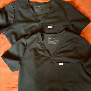 4 Figs mixed style scrub top M/S. 1 Jaanuu top, 1 figs bomber jacket